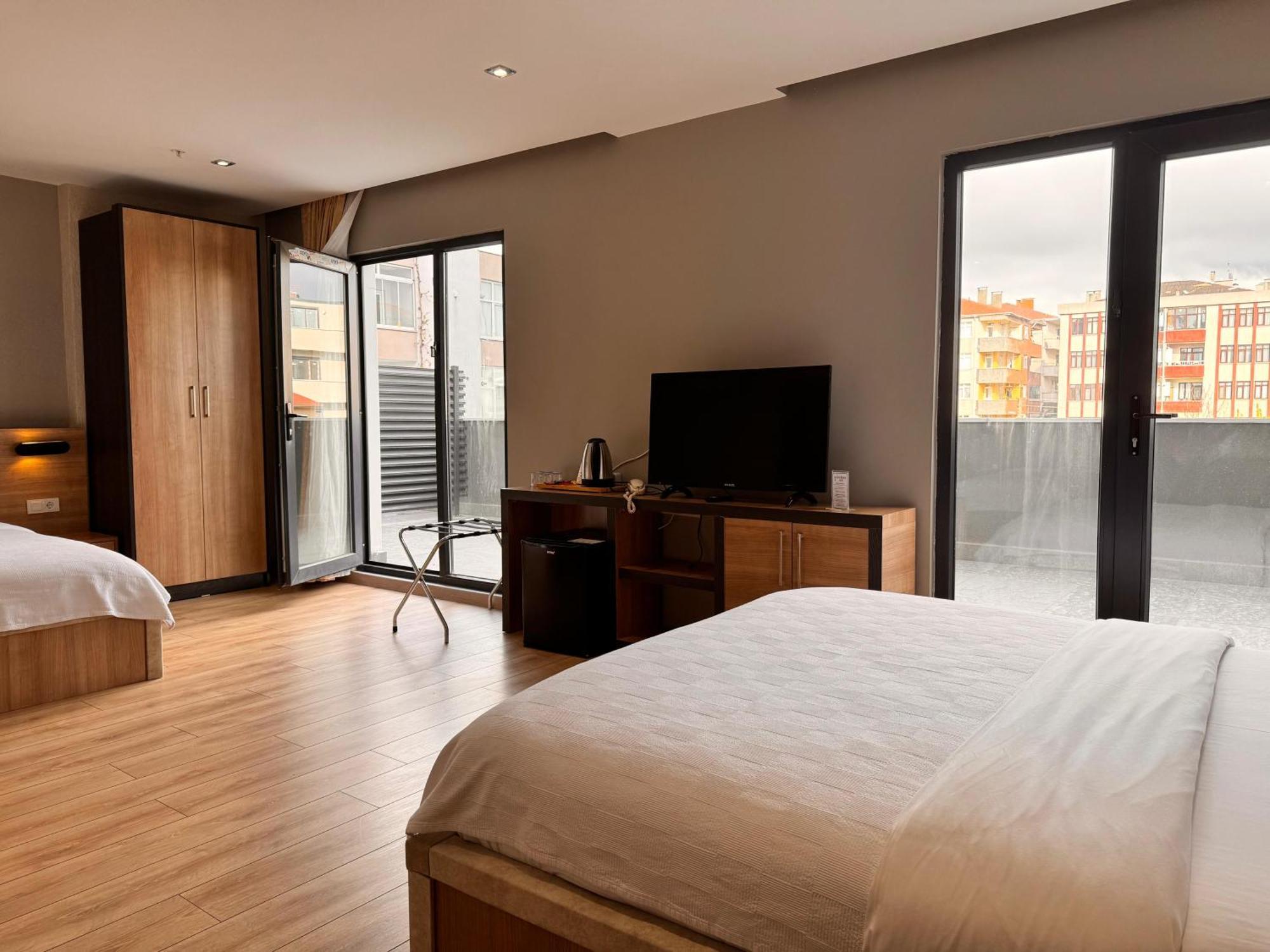 Innport Hotel 盖布泽 外观 照片